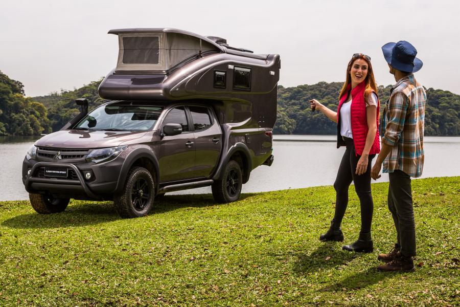  Mitsubishi L200 Triton Sport Duaron 2018 года  (фото 1 из 20)